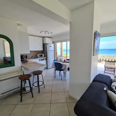 Apartment Les Pieds Dans L Eau Hyeres